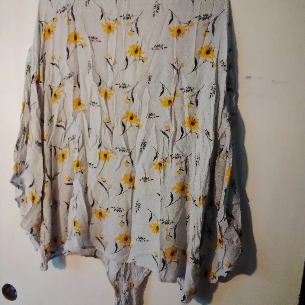 COPY - Flowy Maurices tie shirt - Picture 2 of 4